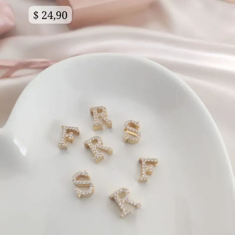 PINGENTE LETRAS DIVERSAS CRAVEJADAS E MICRO ZIRCONIA