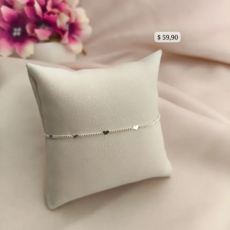 PULSEIRA ELO GROUMET E MINI PLACAS DE CORAÇÕES B. A PRATA 925