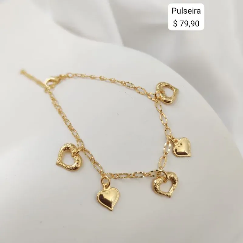 PULSEIRA EM ELO OVAL COM  PLACAS DE CORAÇÃO LISO E VAZADO