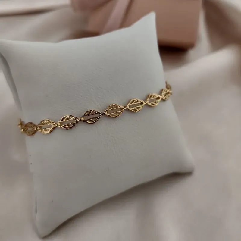PULSEIRA FOLHAS VAZADA EM 3D
