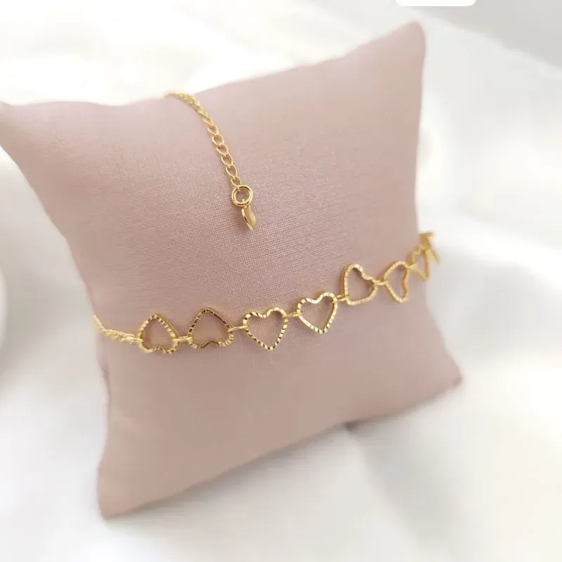 TORNOZELEIRA COM CORAÇÕES ENTRELAÇADOS