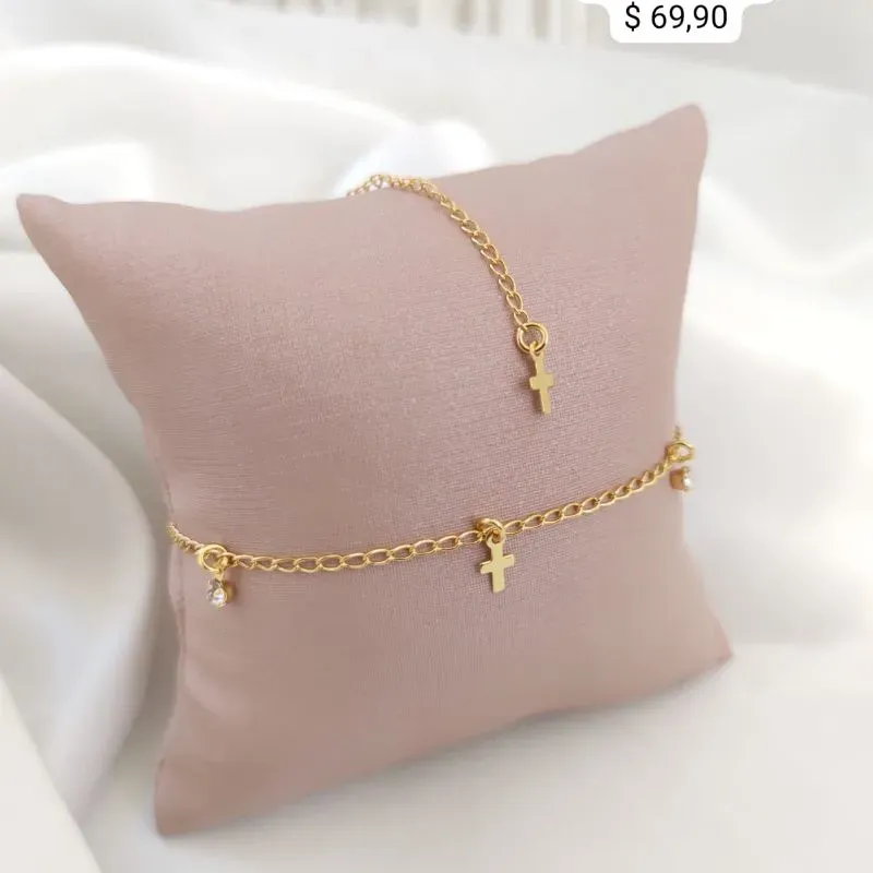 TORNOZELEIRA COM PINGENTE DE CRUZ E PONTO DE LUZ