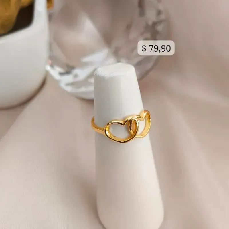 ANEL COM 2 CORAÇÕES UNIDOS LISOS VAZADOS