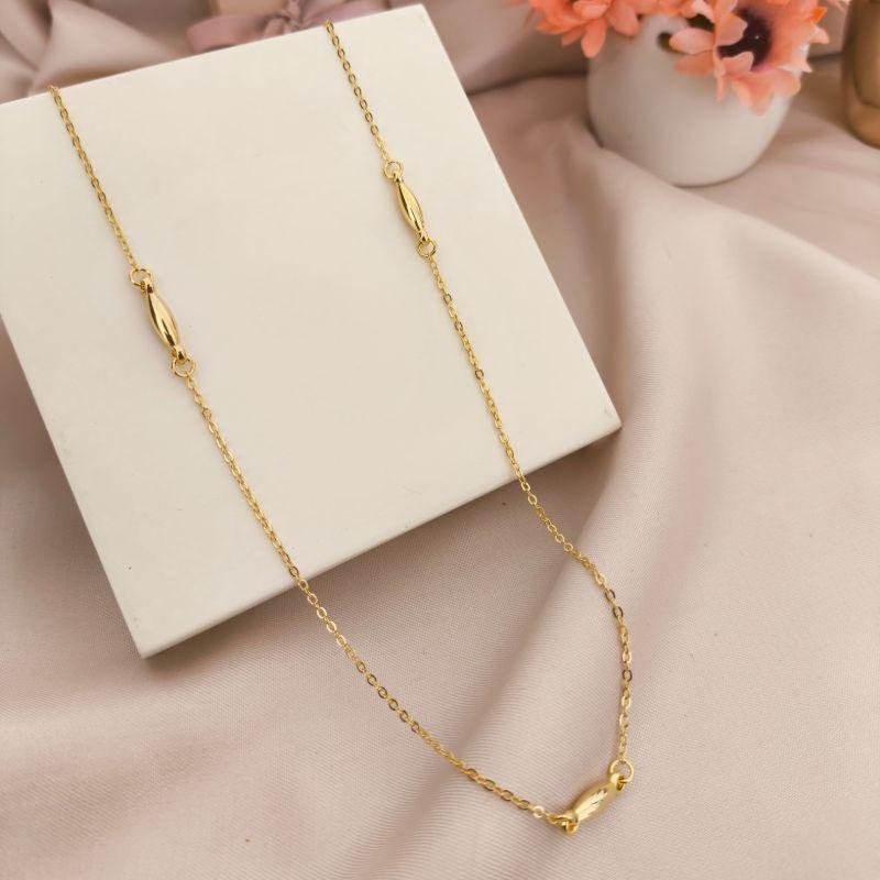 COLAR LONGO COM FORMAS OVAIS LISAS