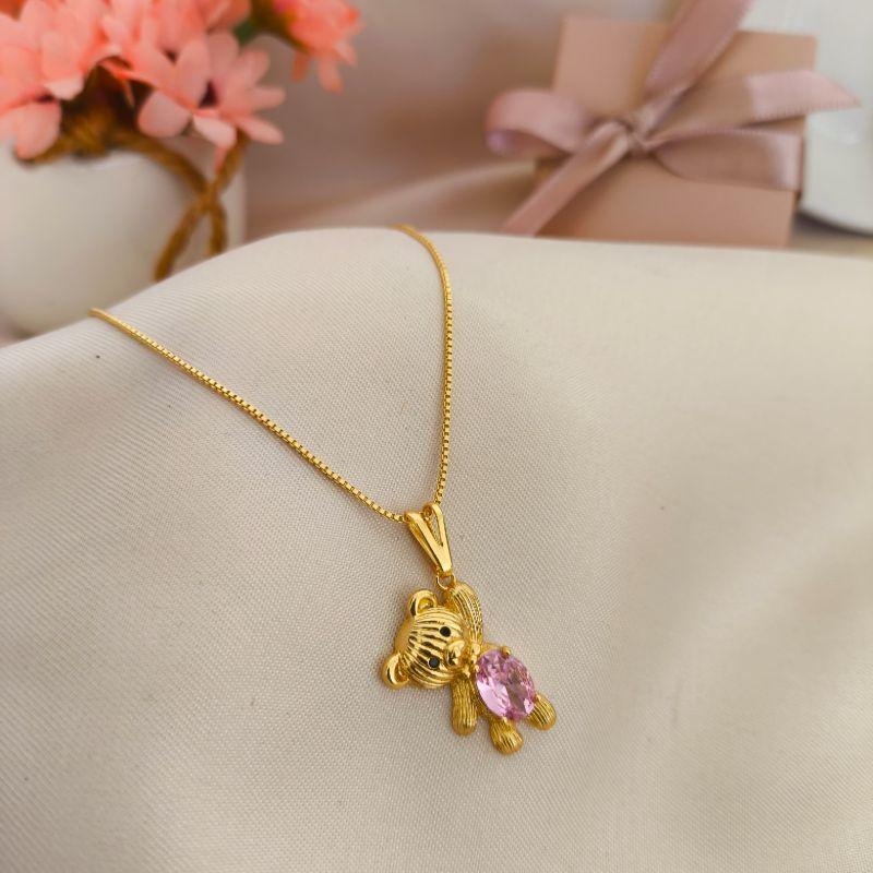 COLAR URSINHO PENDURADO COM PEDRA ROSA NO MEIO
