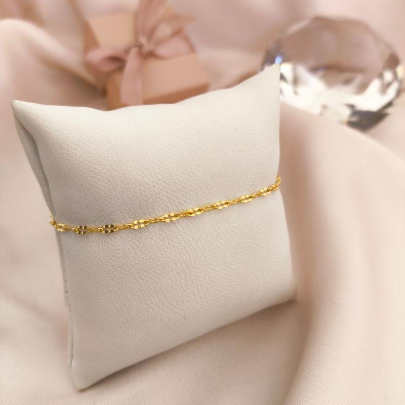 PULSEIRA COM ELOS DETALHADOS