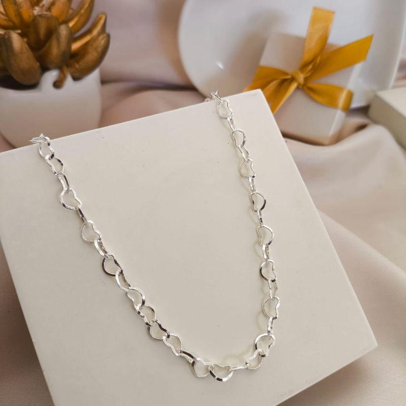 CHOKER DE CORAÇÕES ENTRELAÇADOS LARGOS