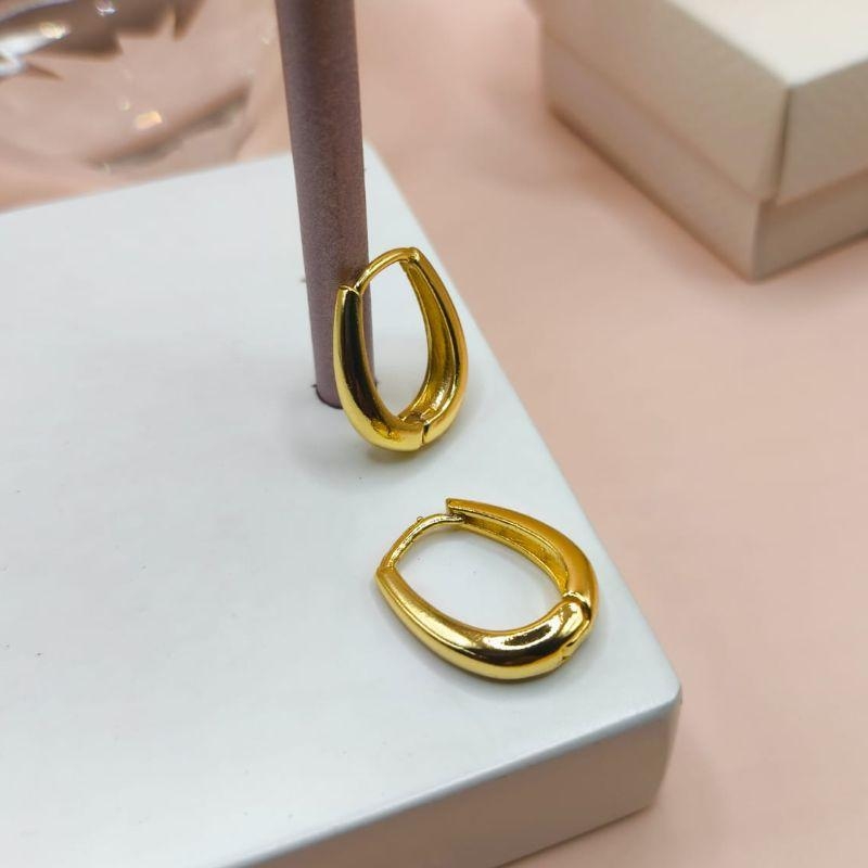 ARGOLA EM FORMA DE GOTA BOLEADA