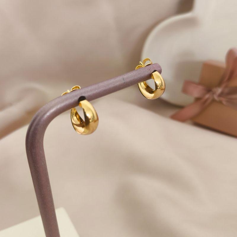 BRINCO ARGOLA LARGA NO MEIO BOLEADA LISA