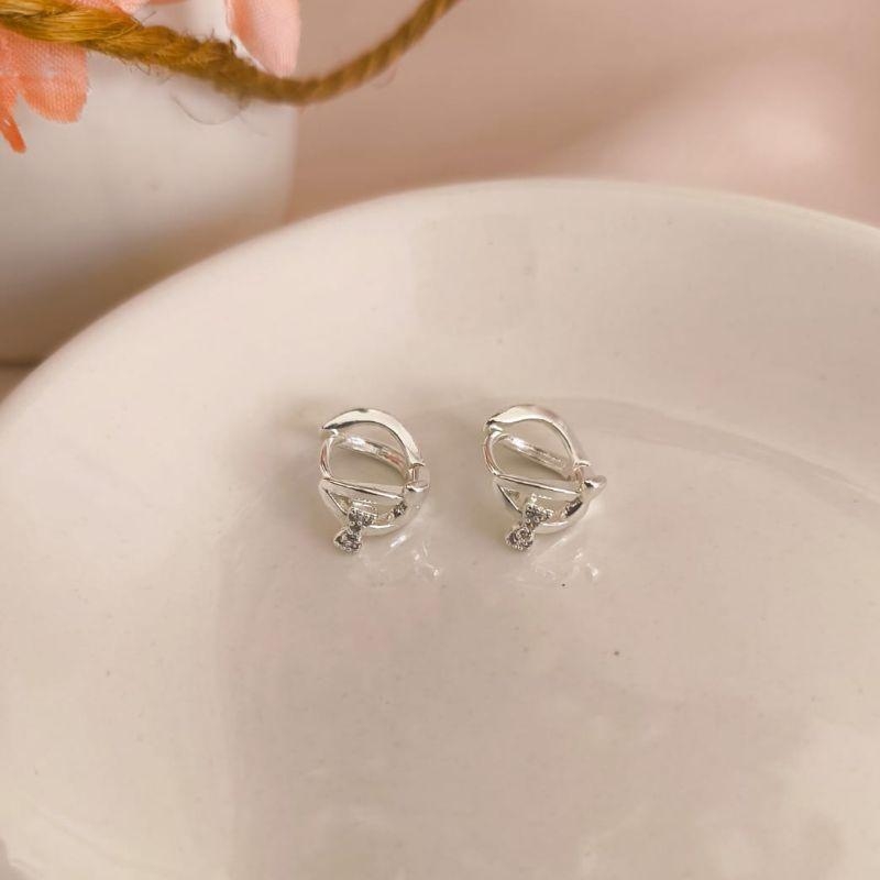 ARGOLA COM 2 LAÇOS LISO E CRAVEJADO EM MICRO ZIRCONIA