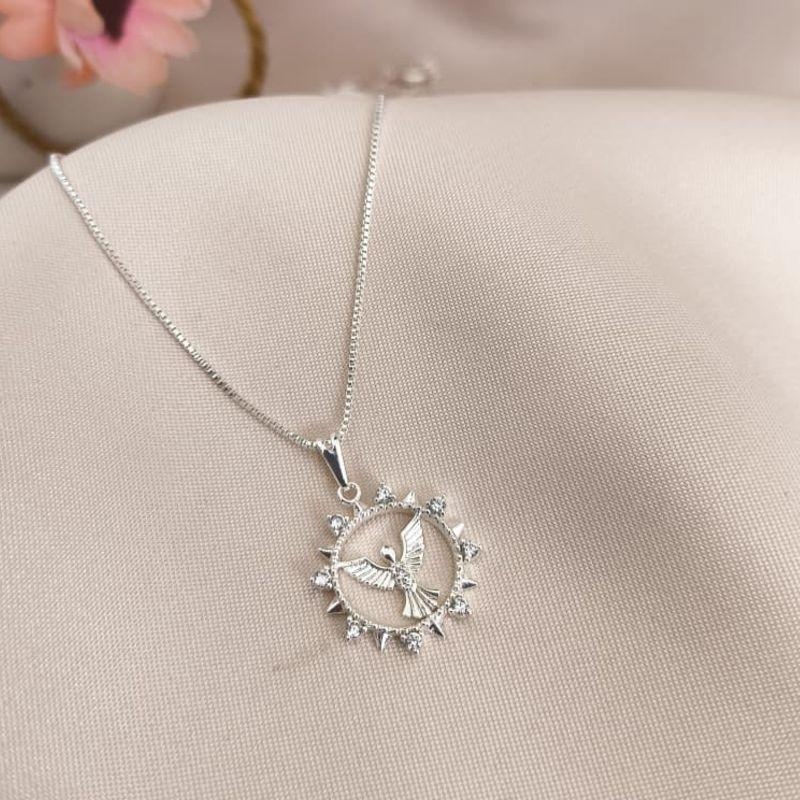 COLAR ESPIRITO SANTO COM PEDRAS DE ZIRCONIA AO REDOR