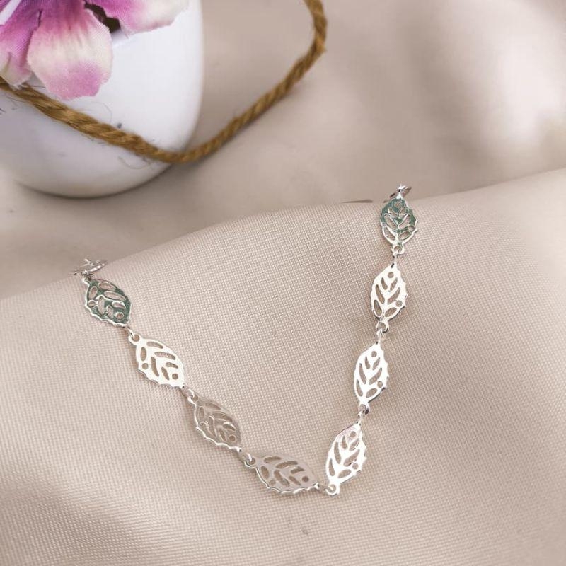 PULSEIRA TODA EM FOLHAS VAZADAS