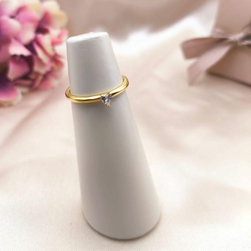 ANEL SOLITARIO COM PEDRA DE CORAÇÃO MINI