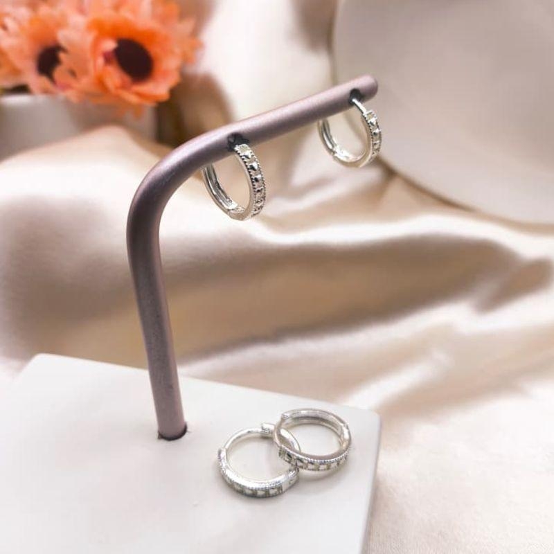 ARGOLA COM CORAÇÃO VAZADOS