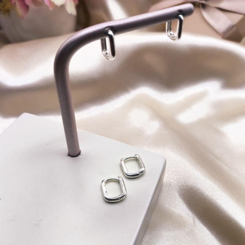 ARGOLA RETANGULAR PEQUENA LISA M