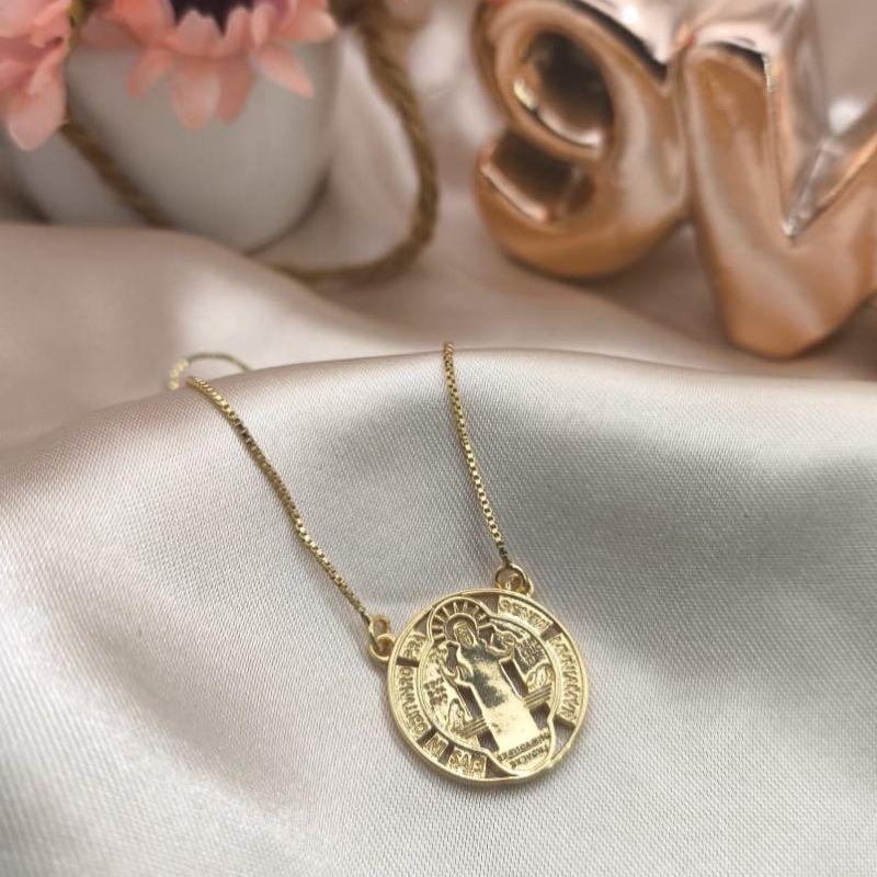 COLAR MEDALHA DE SÃO BENTO VAZADA LISA