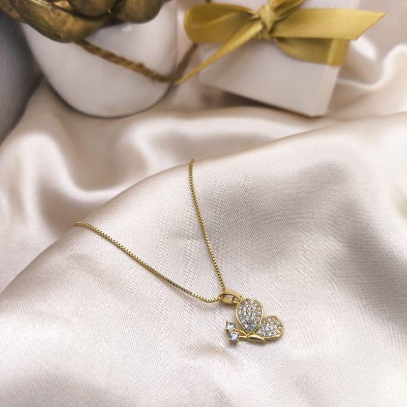 COLAR BORBOLETA LATERAL TODA CRAVEJADO EM MICRO ZIRCONIA