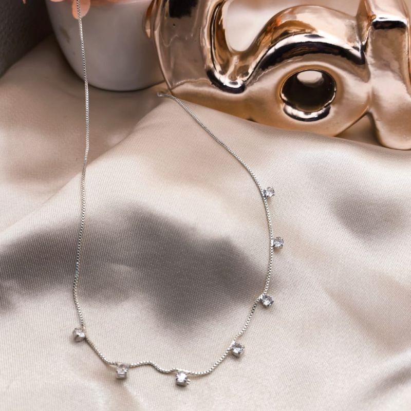 COLAR VENEZIANA COM 7 PEDRAS DE ZIRCONIA QUADRADAS