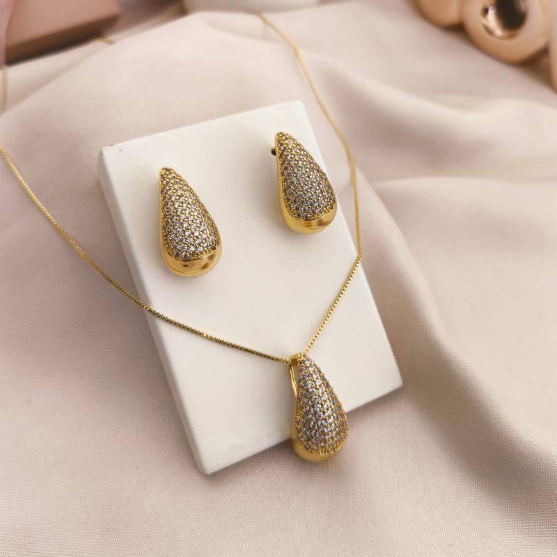 CONJUNTO GOTA CRAVEJADO EM MICRO ZIRCONIA TAM G