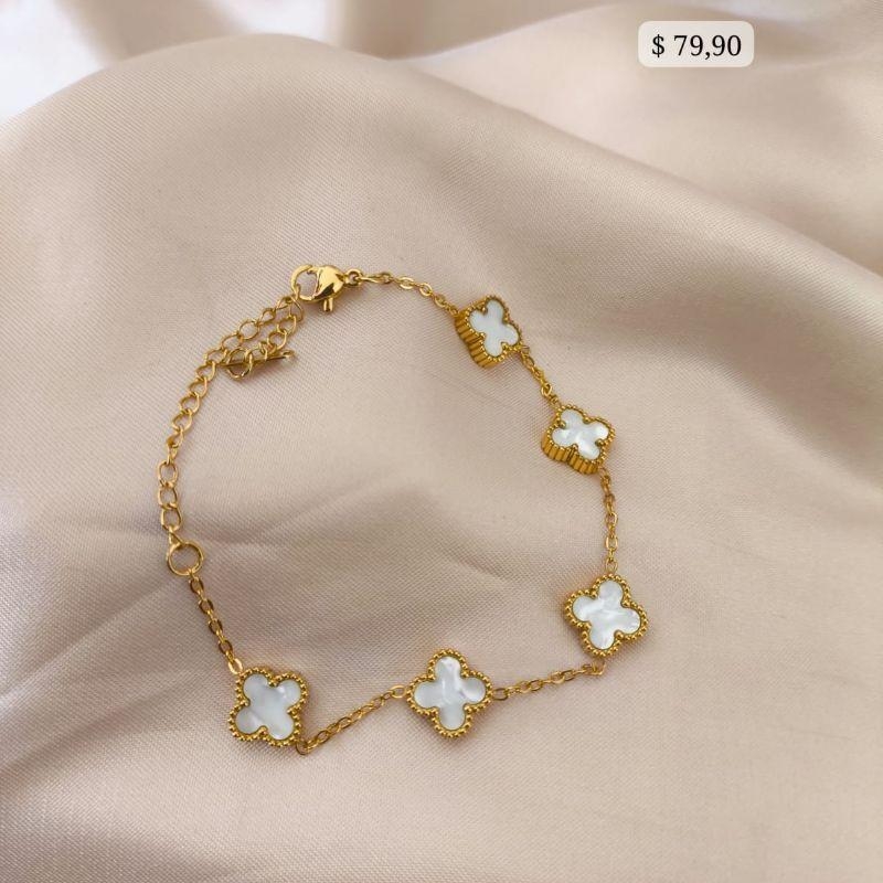 PULSEIRA EM AÇO DE TREVO BRANCO PEQUENO