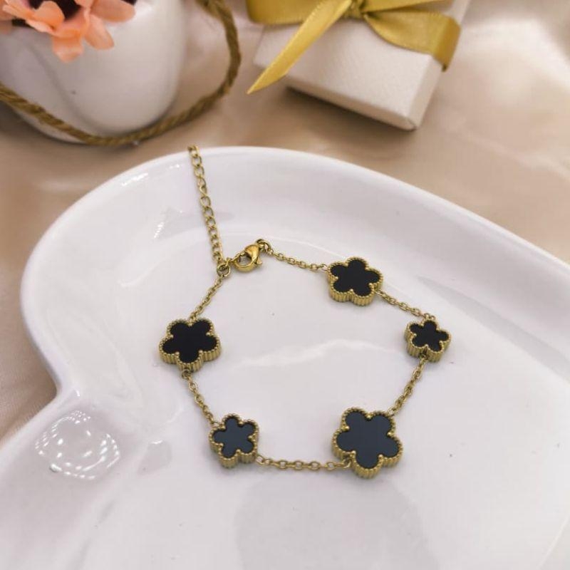 PULSEIRA TREVO PRETO MEDIO E PEQUENO