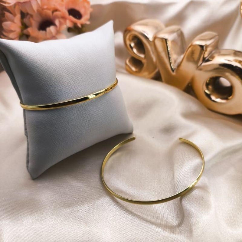 BRACELETE LISO SUPERIOR CURVADA