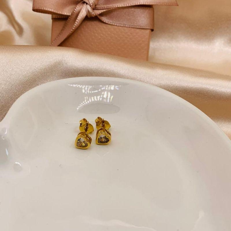 BRINCO CORAÇÃO PEDRA DE ZIRCONIA CAIXA FEHCADA