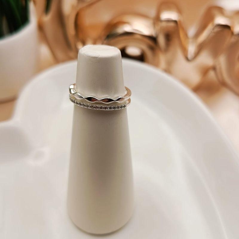 ANEL 2 EM 1 LISO ONDULADO E CRAVEJADO EM MICRO ZIRCONIA