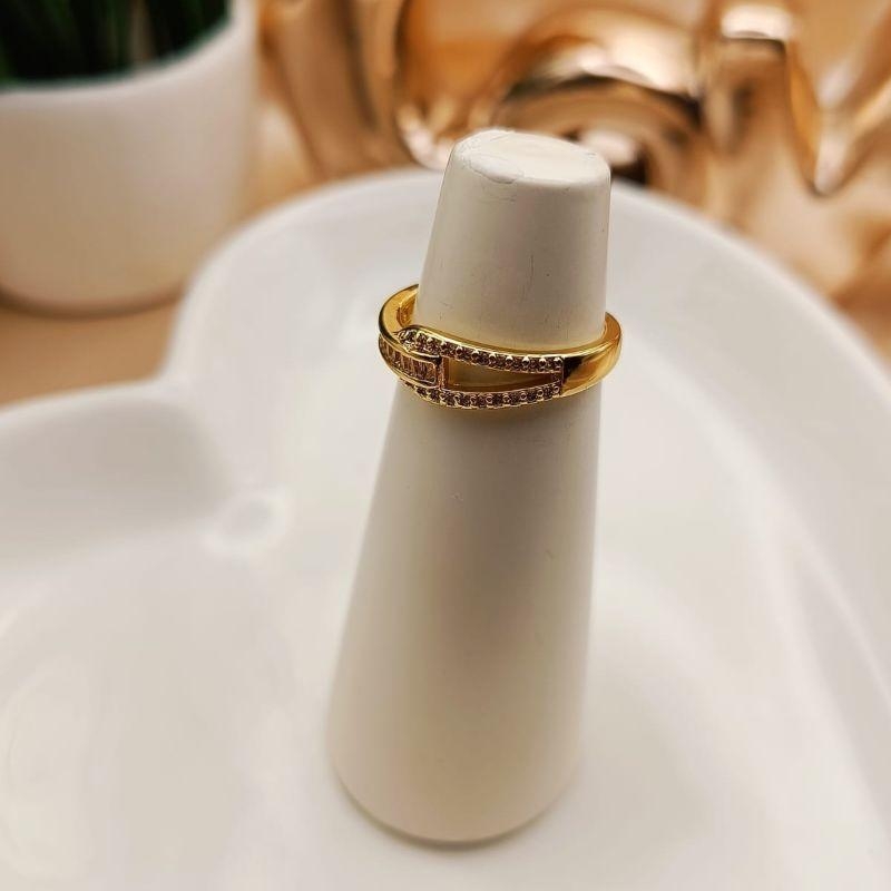 ANEL COMPEDRAS DE ZIRCONIA QUADRADA E RETANGULAR