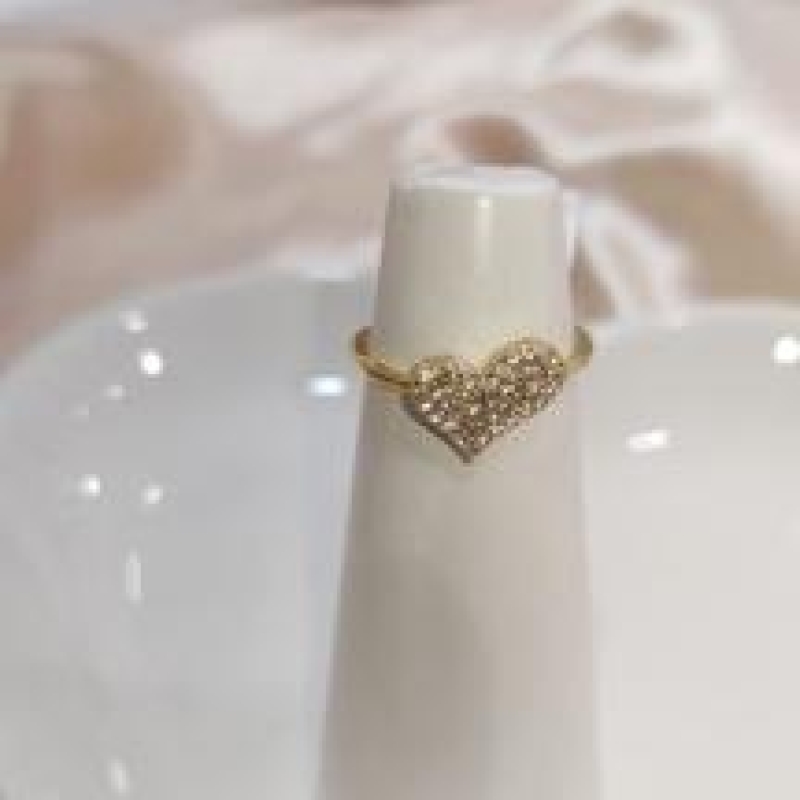 ANEL CORAÇÃO TORTO CRAVEJADO ZIRCONIA