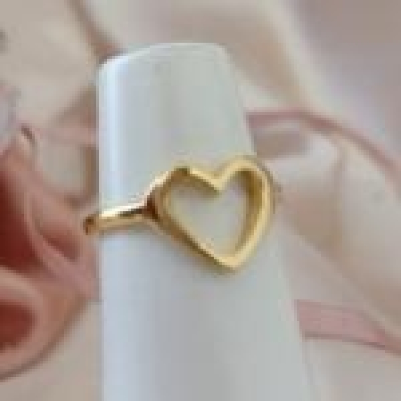 ANEL CORAÇÃO VAZADO LISO