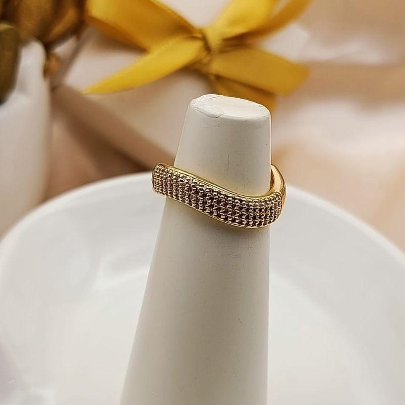 ANEL CURVADO COM 4 FILAS DE ZIRCONIA