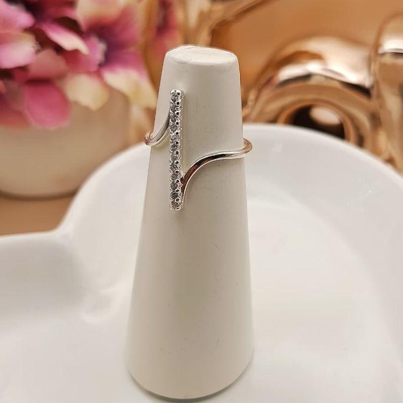 ANEL LISO COM RETA CRAVEJADO EM MICRO ZIRCONIA