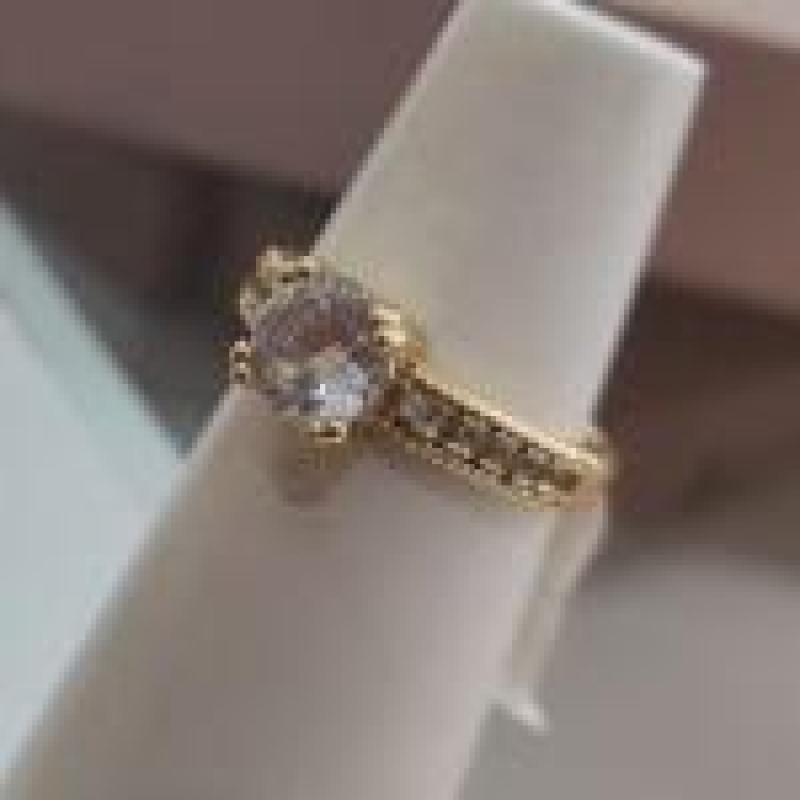 ANEL PEDRA SOLITARIA CRAVEJADO EM ZIRCONIA