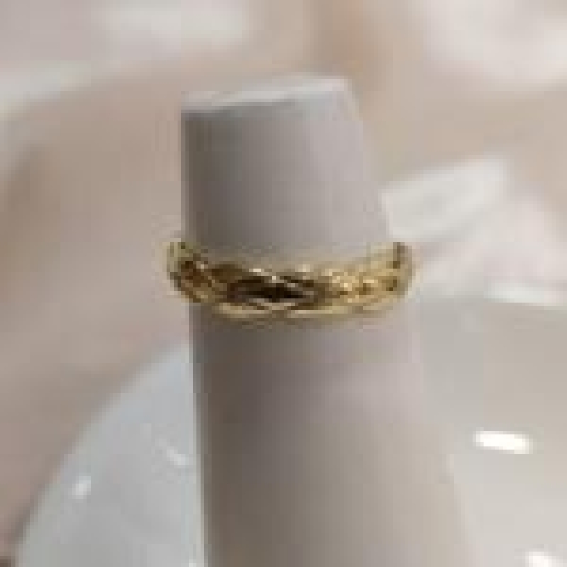 ANEL TRANSSADO COM PONTOS DE LUZ