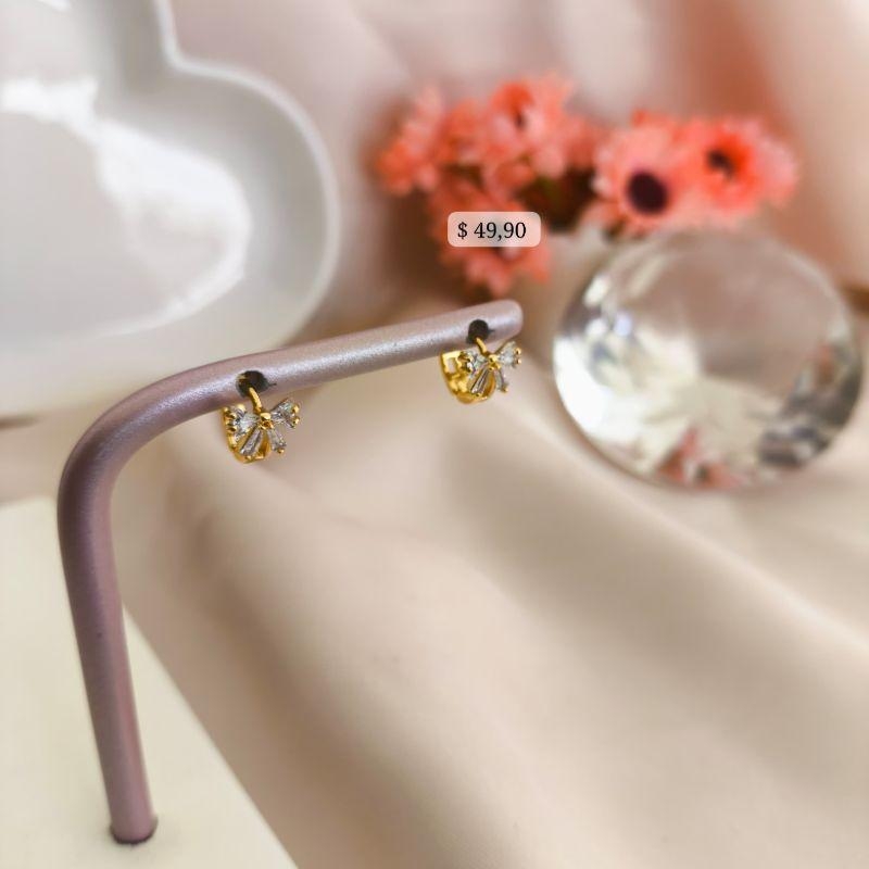 ARGOLA COM LAÇO CRAVEJADO EM ZIRCONIA RETANGULAR