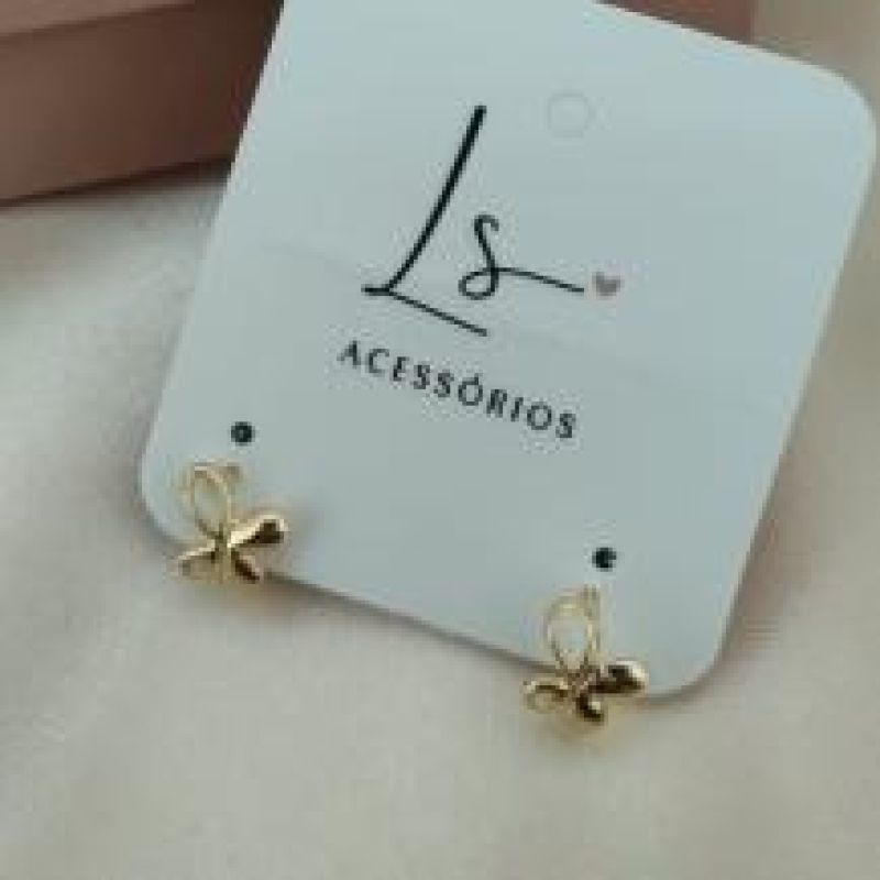 BRINCO ARGOLA BORBOLETA LISA E VAZADA