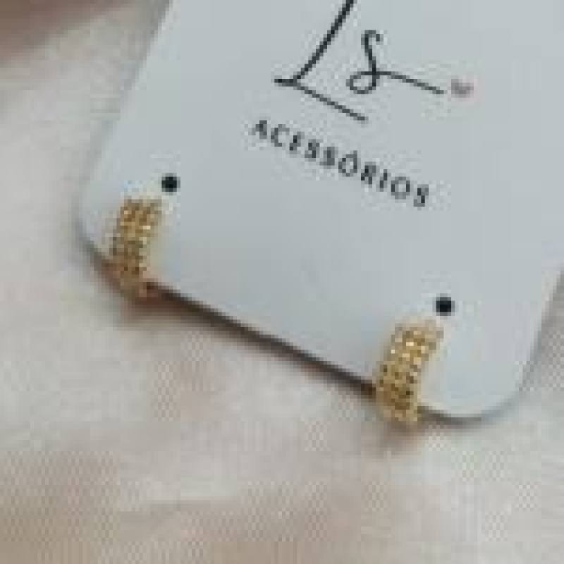 BRINCO ARGOLA COM 3 FILAS DE MICRO ESFERAS