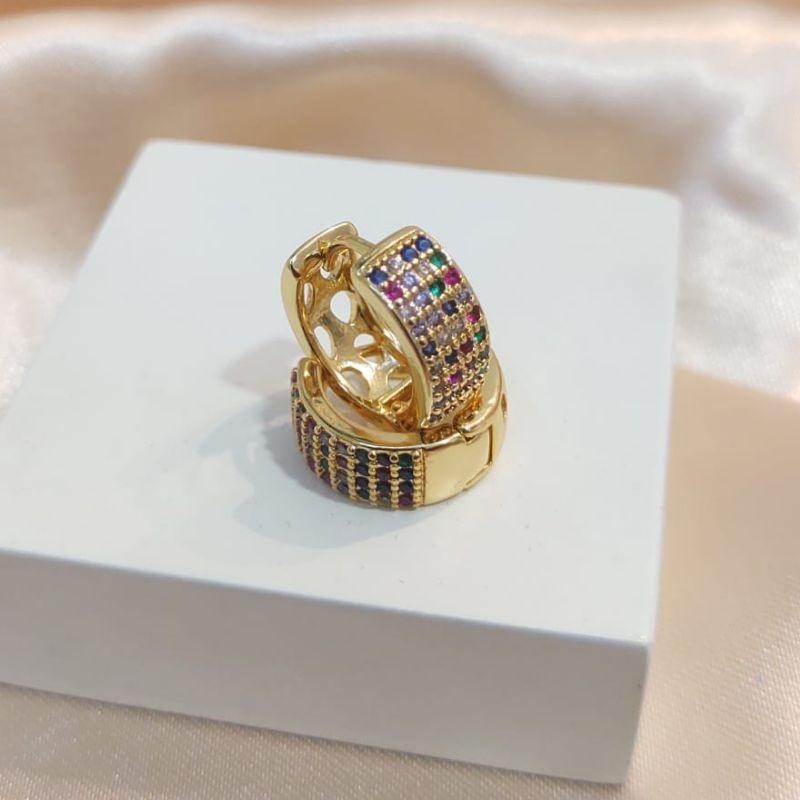 BRINCO ARGOLA COM 4 FILA DE ZIRCONIA COLORIDAS G