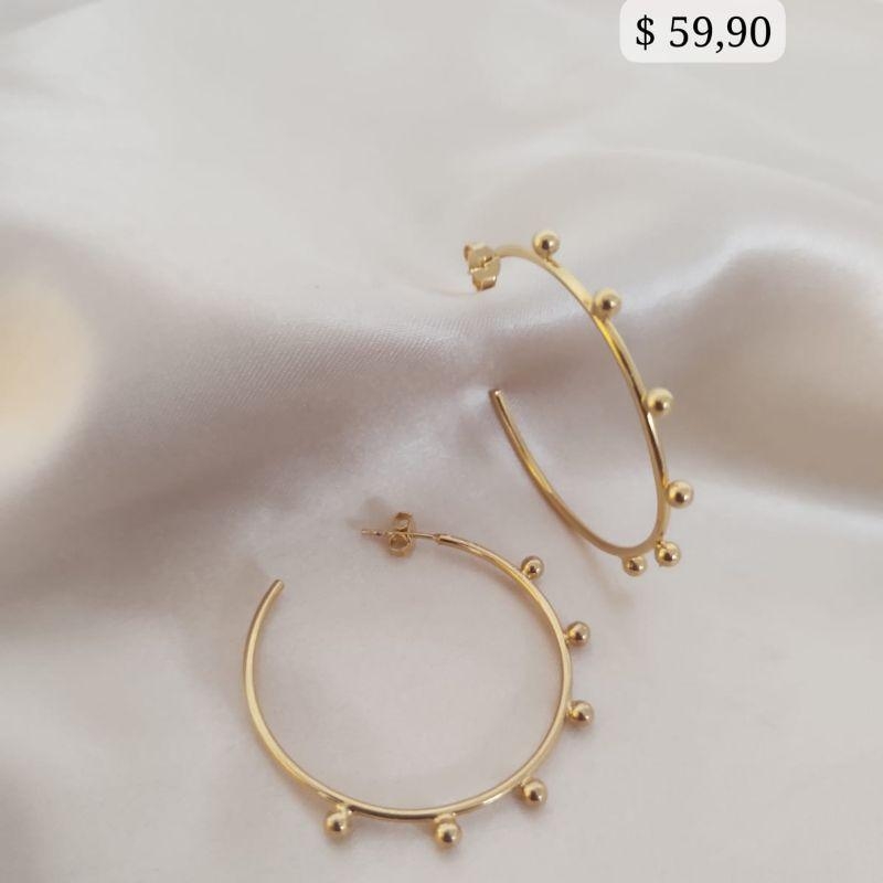 BRINCO ARGOLA LISA COM ESFEREAS