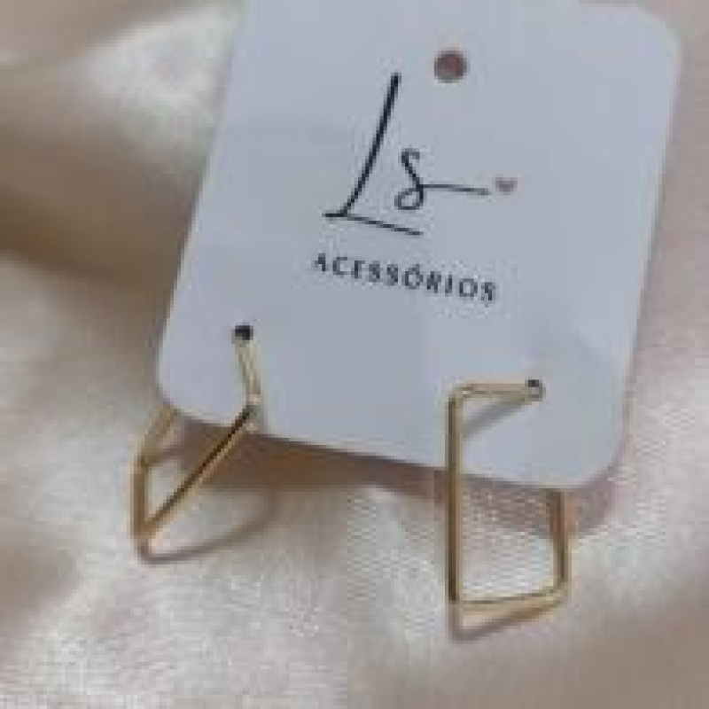 BRINCO ARGOLA QUADRADA LISA