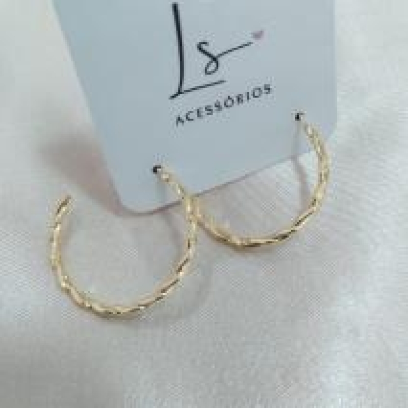 BRINCO ARGOLA TORCIDA 25MM