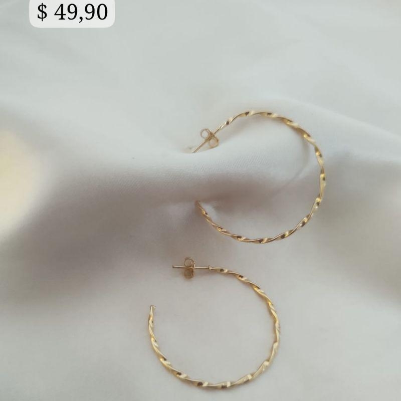 BRINCO ARGOLA TORCIDA FINA 40MM