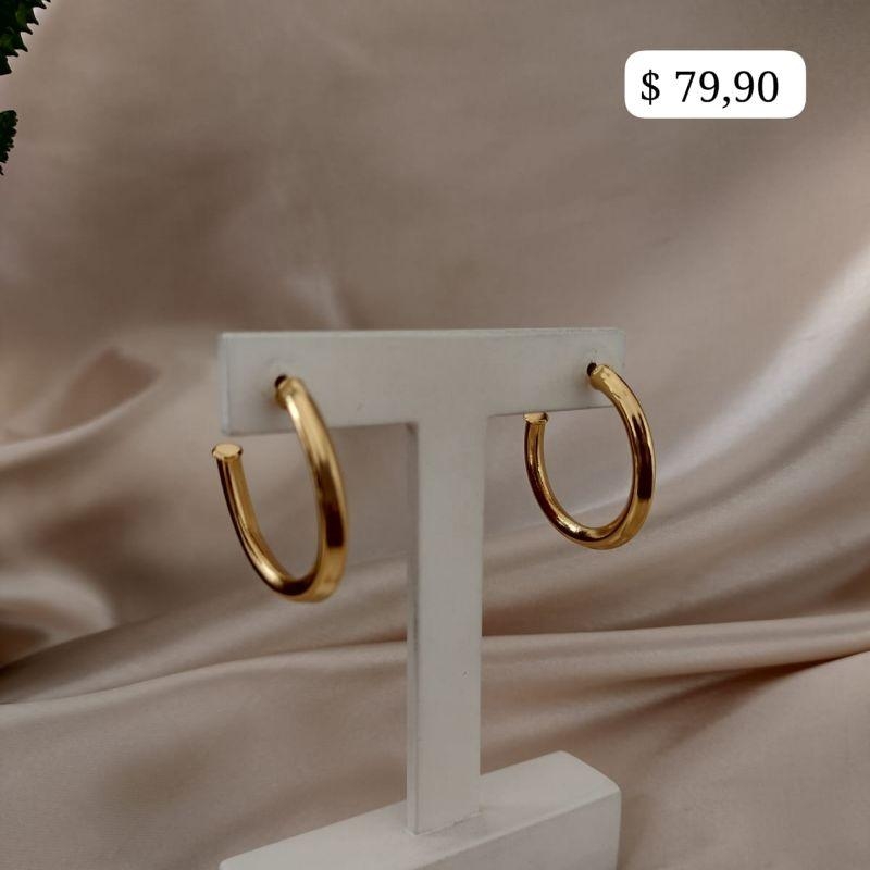 BRINCO ARGOLA TUBU TRIANGULAR 30MM