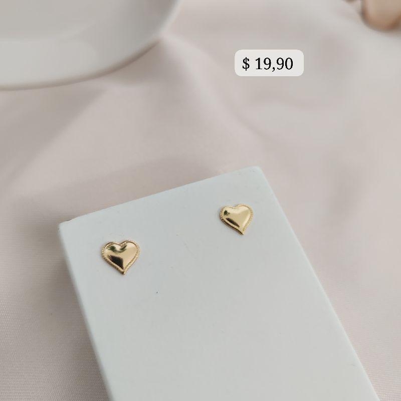 BRINCO CORAÇÃO COM DETALHES AO REDOR