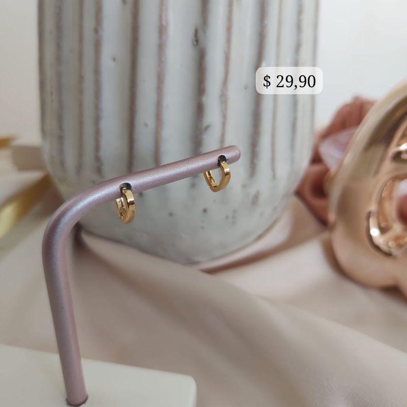 BRINCO DE ARGOLAS DE CORAÇÃO LISA M