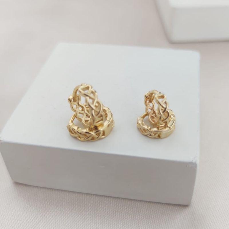 BRINCO DUPLO DE ARGOLA TRANÇADA VAZADA