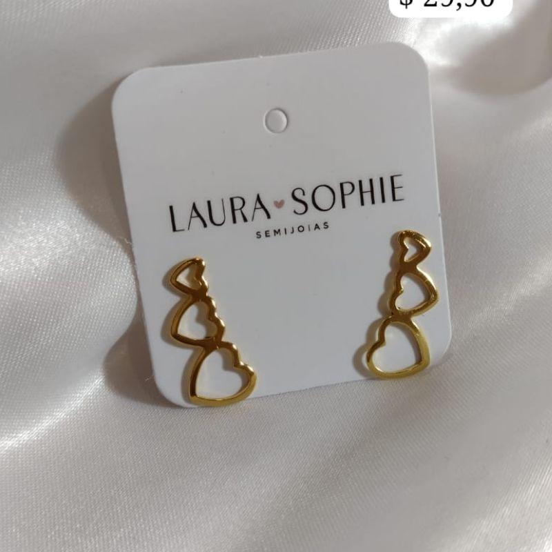 BRINCO EARCUFF 3 CORAÇÕES VAZADOS
