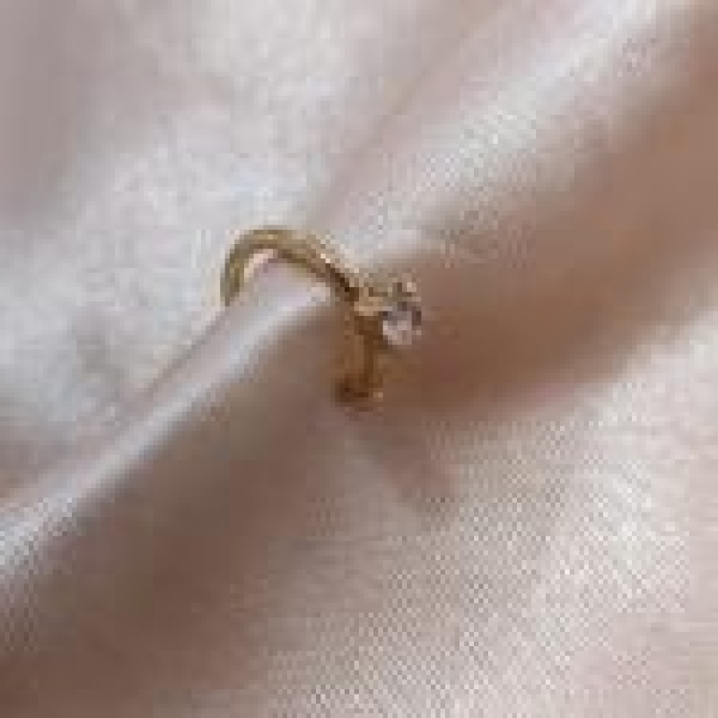 BRINCO FAKE LISO COM PONTO DE LUZ