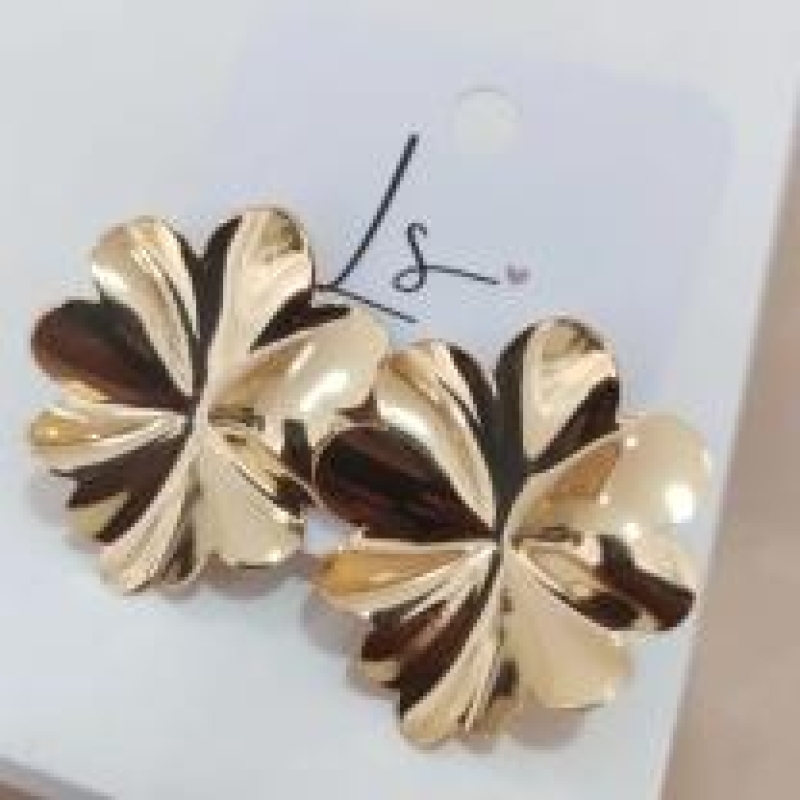 BRINCO FLOR ONDULADA